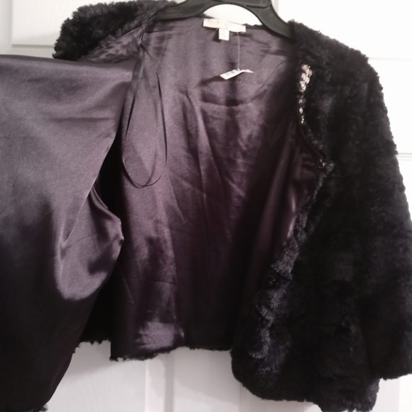 Faux Fur and Gemstone Jacket - Picture 5 of 5